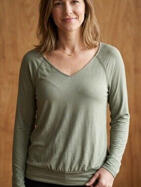 Ruff Hewn Sage Long Sleeve V-Neck Top Womens Size L